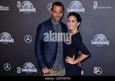 Tony Parker und seine Frau Axelle trennten sich nach 9 Jahren zusammen - Datei - Tony Parker und seine Frau Axelle Francine bei der Jurassic World Premiere am UGC Normandie in Paris, Frankreich am 29. Mai 2015. Foto von Aurore Marechal/ABACAPRESS.COM Stockfoto