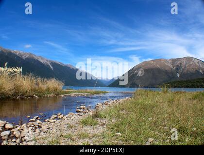 Blick auf die Berge am nördlichen Ende des Lake Rotoiti im Nelson Lakes National Park, Neuseeland Stockfoto