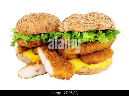 Brote mit Breadcrumb-überzogenen Hähnchenfilet-Sandwiches in Brot mit Mehrkornkern-Körnern Rollt isoliert auf weißem Hintergrund Stockfoto