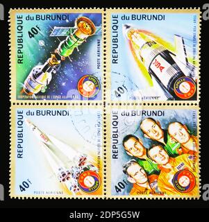 MOSKAU, RUSSLAND - 15. SEPTEMBER 2018: Vier in Burundi gedruckte Briefmarken aus der Serie „Apollo-Sojus“ des Weltraumprojekts, um 1975 Stockfoto