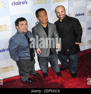 Joey Gnoffo, Ronald Lee Clark,Sebastian Saraceno bei der Mirror Mirror-Premiere im Grauman's Chinese Theatre in Hollywood, Ca am 17. März 2012 Stockfoto