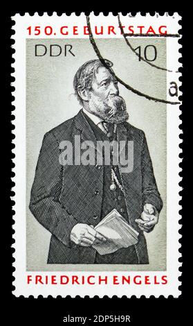 MOSKAU, RUSSLAND - 15. SEPTEMBER 2018: Eine in der DDR gedruckte Briefmarke zeigt Friedrich Engels, Serie, um 1970 Stockfoto