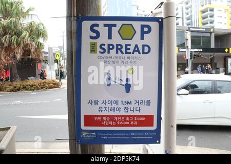 Sydney, Australien. Dezember 2020. Covid-19 (Coronavirus)-Zeichen im Vorort Strathfield in Sydney, der eine bedeutende chinesische, koreanische und indische Bevölkerung hat. Kredit: Richard Milnes/Alamy Live Nachrichten Stockfoto