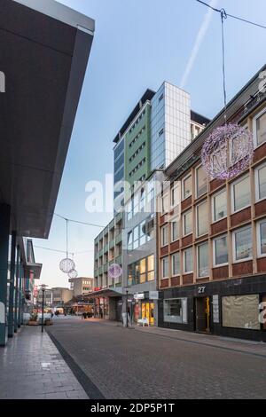 Essener Innenstadt nach der Sperre in der Corona-Krise - Fußgängerzone Stockfoto