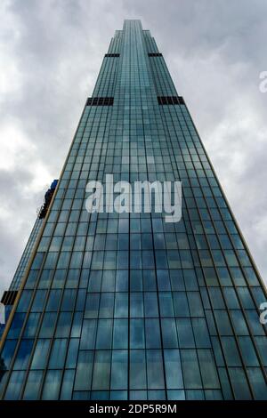 MOSKAU - 10. JULI 2019: Low-Angle-Ansicht von Moskau-Stadt Wolkenkratzer, Russland. Stockfoto