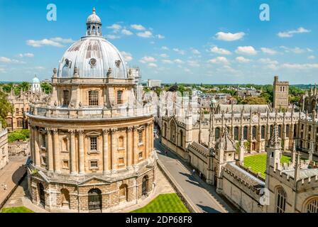 Radcliffe Camera und All Souls College Gebäude in Oxford, Oxfordshire, England Stockfoto