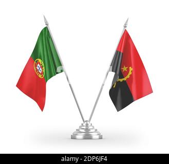 Angola und Portugal Tischflaggen isoliert auf weißem 3D-Rendering Stockfoto