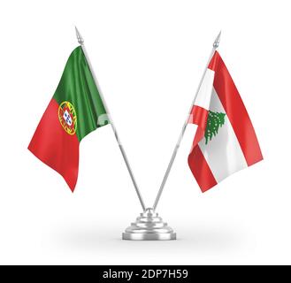 Libanon und Portugal Tischflaggen isoliert auf weißem 3D-Rendering Stockfoto