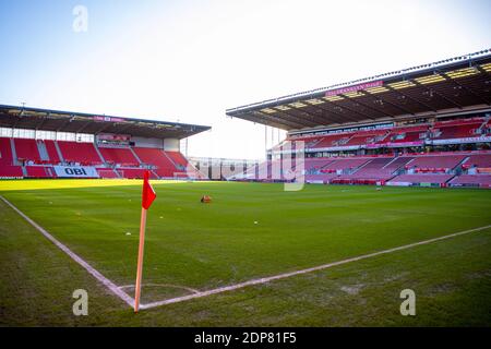 19. Dezember 2020; bet365 Stadium, Stoke, Staffordshire, England; English Football League Championship Football, Stoke City gegen Blackburn Rovers; wartet auf die Mannschaften zum Aufwärmen Stockfoto