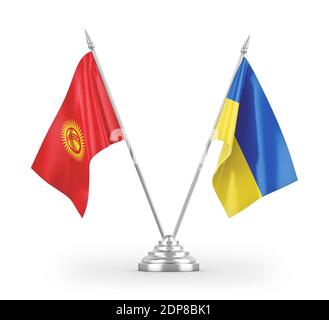 Ukraine und Kirgisistan Tischflaggen isoliert auf weißem 3D-Rendering Stockfoto