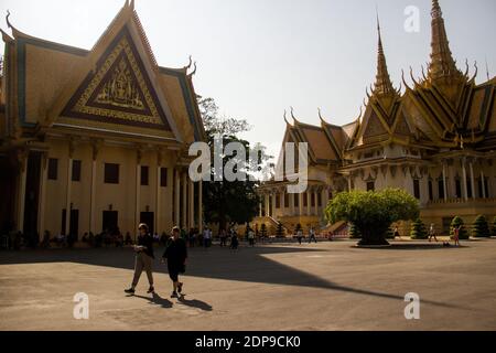 KHM - DENKMÄLER DE PHNOM PENH Palais Royal de Phnom Penh. KHM - DENKMÄLER VON PHNOM PENH Königlicher Palast von Phnom Penh. Stockfoto