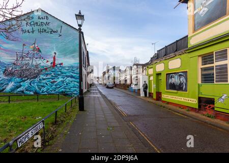 Wandgemälde, die Teil der New Brighton Street Art, New Brighton, Wirral, Merseyside sind Stockfoto