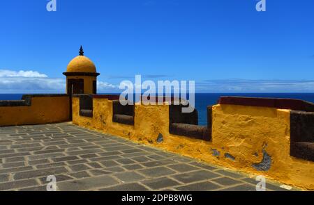 Die Gelben Zinnen von Sao Tiago Fort Funchal Madeira Portugal. Stockfoto