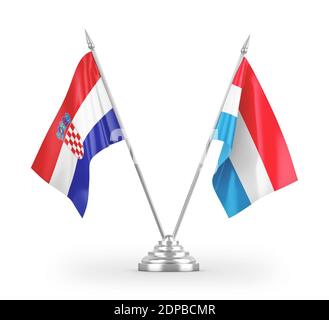 Luxemburg und Kroatien Tischflaggen isoliert auf weißem 3D-Rendering Stockfoto