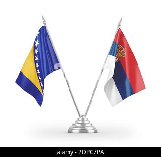 Serbien und Bosnien und Herzegowina table Flaggen isoliert auf weiß 3D-Rendering Stockfoto