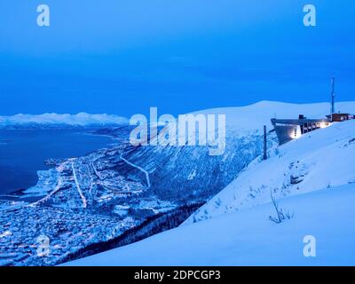 Tromso ist eine Gemeinde im Kreis Troms Og Finnmark, Norwegen, und liegt ca. 350 km nördlich des Polarkreises. Stockfoto