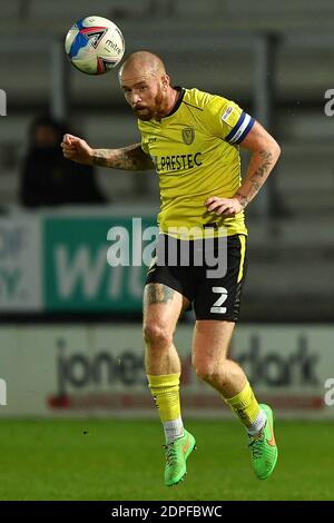 BURTON ON TRENT, ENGLAND. 19. DEZEMBER John Brayford von Burton Albion in Aktion während des Sky Bet League 1 Spiels zwischen Burton Albion und Doncaster Rovers im Pirelli Stadium, Burton Upon Trent am Samstag, 19. Dezember 2020. (Kredit: Jon Hobley - MI News) Kredit: MI Nachrichten & Sport /Alamy Live Nachrichten Stockfoto