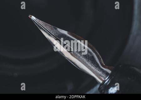Stiftspitze und Tinte, Nahaufnahme Stockfoto