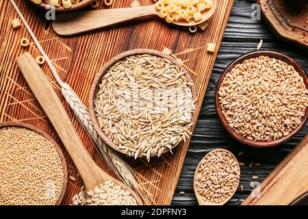 Auswahl an Cerealien auf dem Tisch Stockfoto