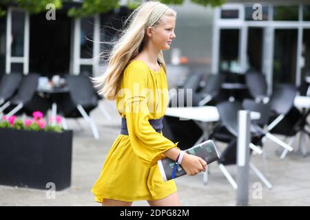 Street Style, Ankunft bei Designer's Nest Spring Summer 2016 Show, die am 7. August 2015 im Revolver Village in Kopenhagen, Dänemark, stattfand. Foto von Marie-Paola Bertrand-Hillion/ABACAPRESS.COM Stockfoto