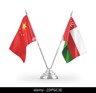 Oman und China Tischflags isoliert auf weißem 3D-Rendering Stockfoto