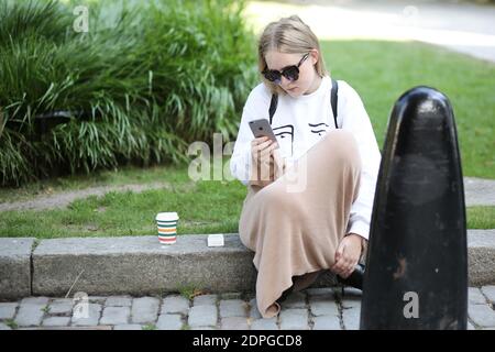 Street Style, Ankunft bei Stylein Spring Summer 2016 Show in Bukowskis, Stockholm, Schweden, am 24. August 2015. Foto von Marie-Paola Bertrand-Hillion/ABACAPRESS.COM Stockfoto