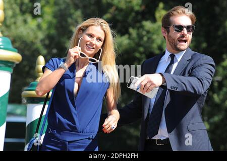 Michelle Hunziker und Tomaso Trussardi kommen am 07. September 2015 im Excelsior Hotel während des 72. Internationalen Filmfestivals (Mostra) in Venedig auf dem Lido an. Foto von Aurore Marechal/ABACAPRESS.COM Stockfoto