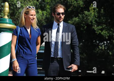 Michelle Hunziker und Tomaso Trussardi kommen am 07. September 2015 im Excelsior Hotel während des 72. Internationalen Filmfestivals (Mostra) in Venedig auf dem Lido an. Foto von Aurore Marechal/ABACAPRESS.COM Stockfoto