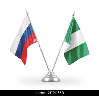 Nigeria und Russland Tischflaggen isoliert auf weißem 3D-Rendering Stockfoto