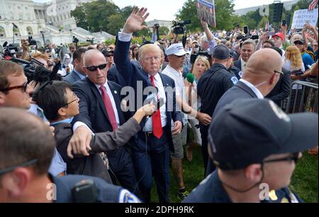 US-Republikaner-Präsident hoffnungsvoll Donald Trump nimmt an einer Tea Party-Kundgebung gegen das internationale Atomabkommen mit dem Iran vor dem US-Kapitol in Washington, DC, USA, 9. September 2015 Teil. Foto von Olivier Douliery/ABACAPRESS.COM Stockfoto