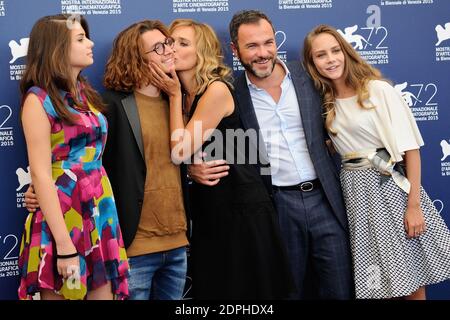 Regisseur Giuseppe Gaudino und die Schauspieler Adriano Giannini, Valeria Golino, Massimiliano Gallo und Elisabetta Mirra beim Fotocall "per Amor Vostro" während des 72. Internationalen Filmfestivals von Venedig (Mostra) am Lido in Venedig, Italien, am 11. September 2015. Foto von Aurore Marechal/ABACAPRESS.COM Stockfoto