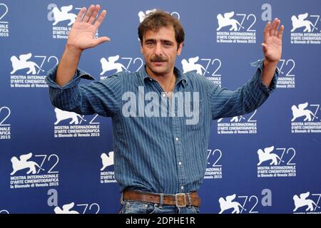 Adriano Giannini nimmt am 11. September 2015 am "per Amor Vostro" Photocall Teil, während des 72. Internationalen Filmfestivals von Venedig (Mostra) auf dem Lido in Venedig. Foto von Aurore Marechal/ABACAPRESS.COM Stockfoto