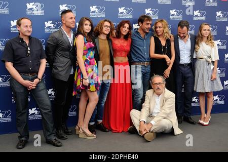 Regisseur Giuseppe Gaudino und Schauspieler Eduardo Cro, Adriano Giannini, Valeria Golino, Massimiliano Gallo und Elisabetta Mirra beim Fotocall "per Amor Vostro" während des 72. Internationalen Filmfestivals von Venedig (Mostra) am Lido in Venedig, Italien, am 11. September 2015. Foto von Aurore Marechal/ABACAPRESS.COM Stockfoto