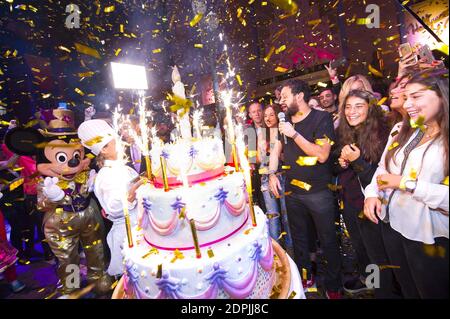 Cyril Hanouna celebre son 41 eme anniversaire avec toute l'equipe de Touche Pas a Mon Poste au Parc Walt Disney Studios de Disneyland Paris a Marne la Valle, France le 24 septembre, 2015. Foto von ABACAPRESS.COM Stockfoto