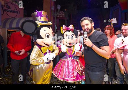 Cyril Hanouna celebre son 41 eme anniversaire avec toute l'equipe de Touche Pas a Mon Poste au Parc Walt Disney Studios de Disneyland Paris a Marne la Valle, France le 24 septembre, 2015. Foto von ABACAPRESS.COM Stockfoto
