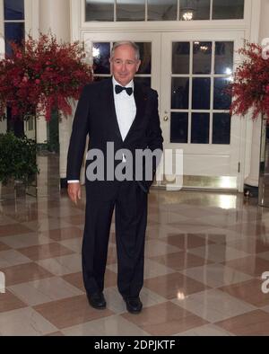 Stephen Schwarzman, Chairman, CEO und Mitbegründer der Blackstone Group, kommt zum Staatsessen für Chinas Präsident Xi und Madame Peng Liyuan im Weißen Haus in Washington, DC für einen offiziellen Staatsbesuch am Freitag, 25. September 2015. Foto von Chris Kleponis / Pool/ABACAPRESS.COM Stockfoto