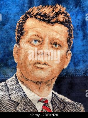 Ein Porträt von John F. Kennedy, dem 35. Präsidenten der Vereinigten Staaten, aus einer gewebten Decke. Stockfoto