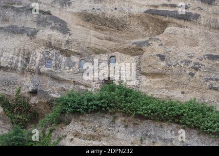 Versteckte Katakomben in EINER Felswand in Salzburg, der Wannberg Rock Stockfoto