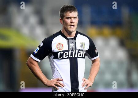 Parma, Italien. Dezember 2020. PARMA, ITALIEN - 19. Dezember 2020: Andreas Cornelius von Parma Calcio schaut während des Serie A Fußballspiels zwischen Parma Calcio und Juventus FC. FC Juventus gewann 4-0 gegen Parma Calcio. (Foto von Nicolò Campo/Sipa USA) Quelle: SIPA USA/Alamy Live News Stockfoto