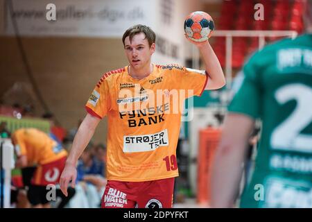 Gudme, Dänemark. Dezember 2020. Mathias Gidsel (19) von GOG gesehen im Danish Men's Handball League Spiel zwischen GOG und Skjern Handball in der Phoenix Tag Arena in Gudme. (Foto Kredit: Gonzales Foto/Alamy Live News Stockfoto