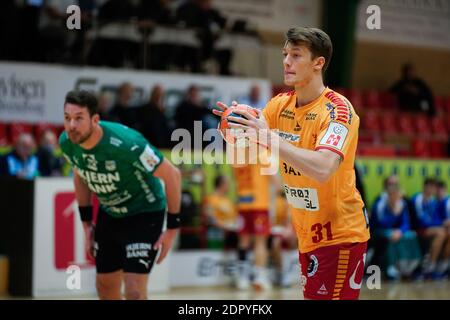 Gudme, Dänemark. Dezember 2020. Emil Jakobsen (31) von GOG gesehen im Danish Men's Handball League Spiel zwischen GOG und Skjern Handball in der Phoenix Tag Arena in Gudme. (Foto Kredit: Gonzales Foto/Alamy Live News Stockfoto