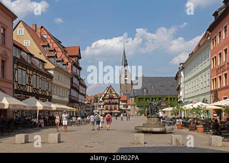 Marktplatz mit Marktkirche St. Benediktii und Rathaus, Quedlinburg, UNESCO Weltkulturerbe, Sachsen-Anhalt, Deutschland Stockfoto