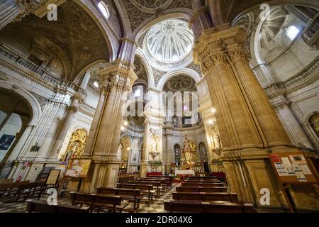 Granada, Spanien, 13. Dezember 2020. Innenraum der Kirche Sagrario der Kathedrale von Granada. Stockfoto