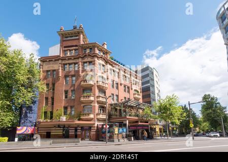 Das 1915 erbaute Federation Free Classical Style, Kings Cross Hotel in Sydney, Australien. Stockfoto