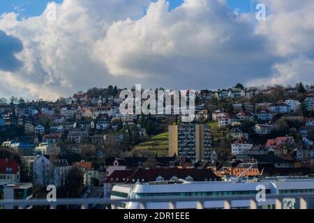 7. März 2020, Stuttgart, Deutschland - Mönchhalde, Stadtteil Relenberg in Stuttgart, buntes Weinbaugebiet im Süden Deutschlands. Deutschland, Schlecht Stockfoto