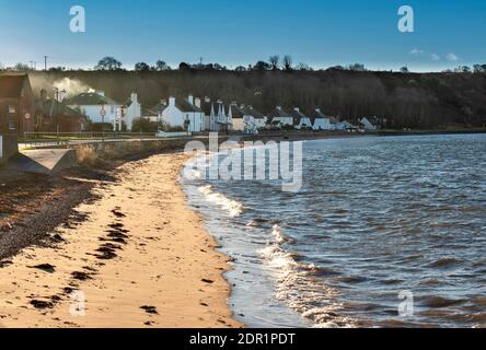 CROMARTY SCHWARZ ISLE HALBINSEL SCHOTTLAND HÄUSER VON BAYVIEW CRESCENT UND DER STRAND Stockfoto