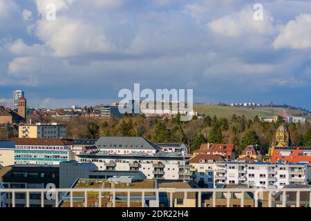 7. März 2020, Stuttgart, Deutschland - Mönchhalde, Stadtteil Relenberg in Stuttgart, buntes Weinbaugebiet im Süden Deutschlands. Stockfoto