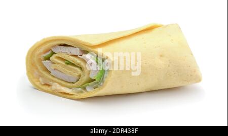 Frisches Brötchen mit Salat und Huhn auf weiß isoliert. Stockfoto