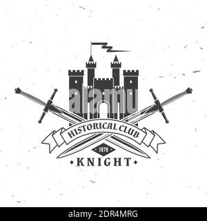 Historisches Vereinslogo von Knight. Vektorgrafik. Konzept für Shirt, Print, Stempel, Overlay oder Schablone. Vintage Typografie Design mit Schwertern und Schloss Silhouette. Stock Vektor