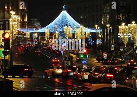 Moskau Neujahr 2021 (weihnachten) Dekoration. Lubyanskaya (Lubyanka) Platz Stockfoto